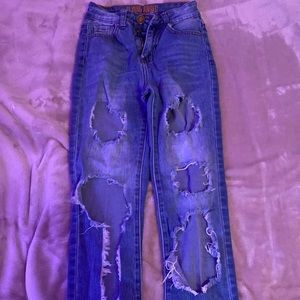 Comfy, large holes, tight waist